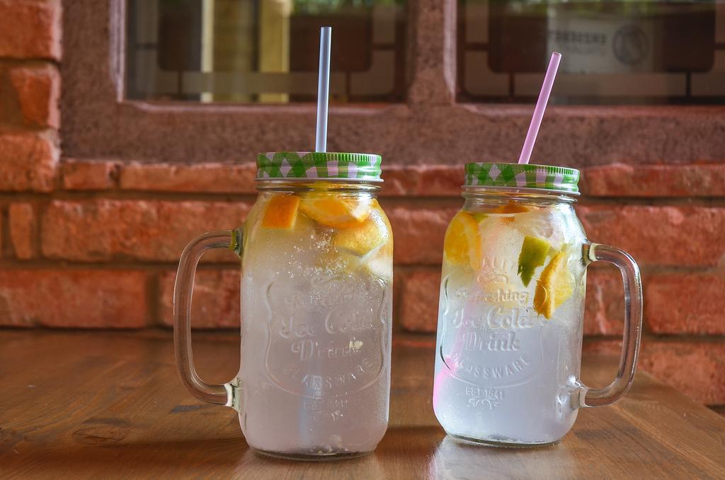 Clock Cafe Pizzeria Es Panzio Hotel ไฮจ์ดุสโซบอสโล ภายนอก รูปภาพ